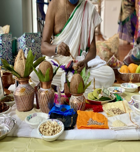 hindu-priest-performing-house-bl